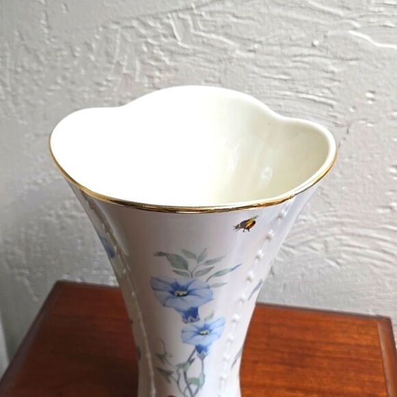 LENOX "MORNINGSIDE COTTAGE" 8" FLARED VASE - NEW - Picture 5 of 7